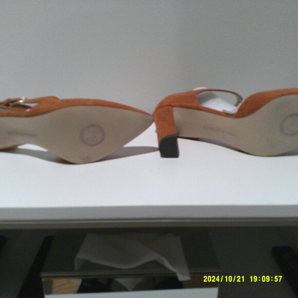 Adrienne Vittadini Umber Suede Pump - Picture 8 of 8